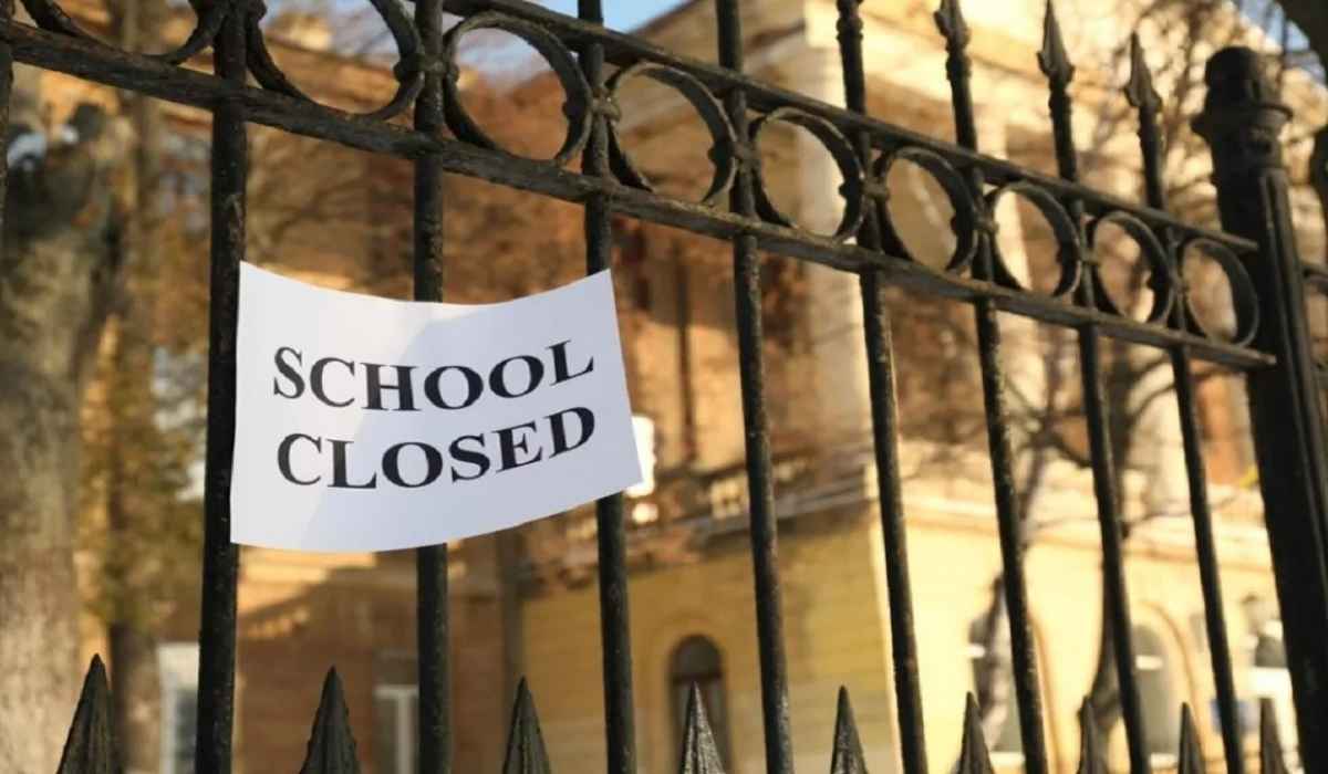 Delhi School Closed Online Education for All Except 10th-12th